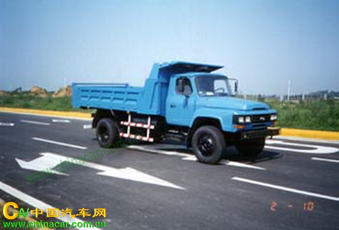 川马牌CAT3110ZMD2型自卸汽车图片1