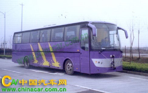 安凯牌HFF6119K45型豪华旅游客车图片2