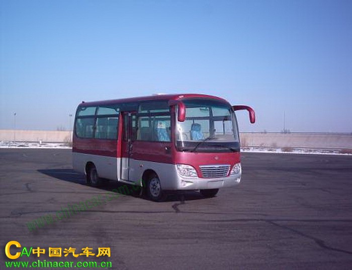 实力牌JCC6601E型客车图片1