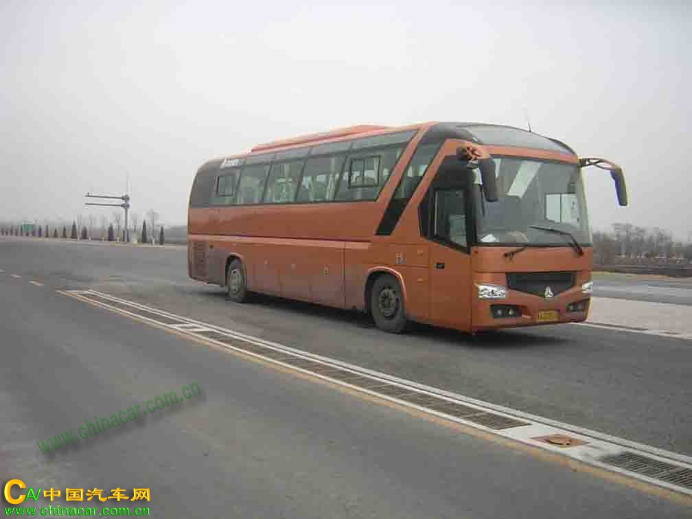 黄河牌JK6127型客车图片1