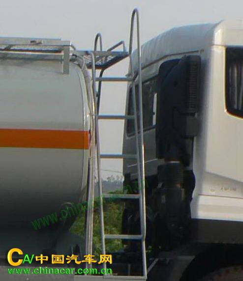 永强牌YQ5252GHYA型化工液体运输车图片2