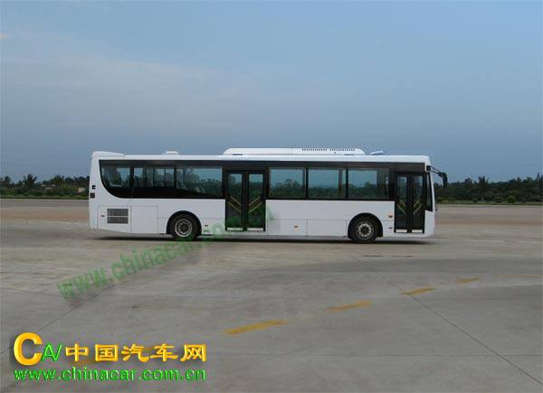 广汽牌GZ6121HEV型混合动力城市客车