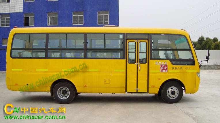 金旅牌XML6723J53型小学生校车图片4