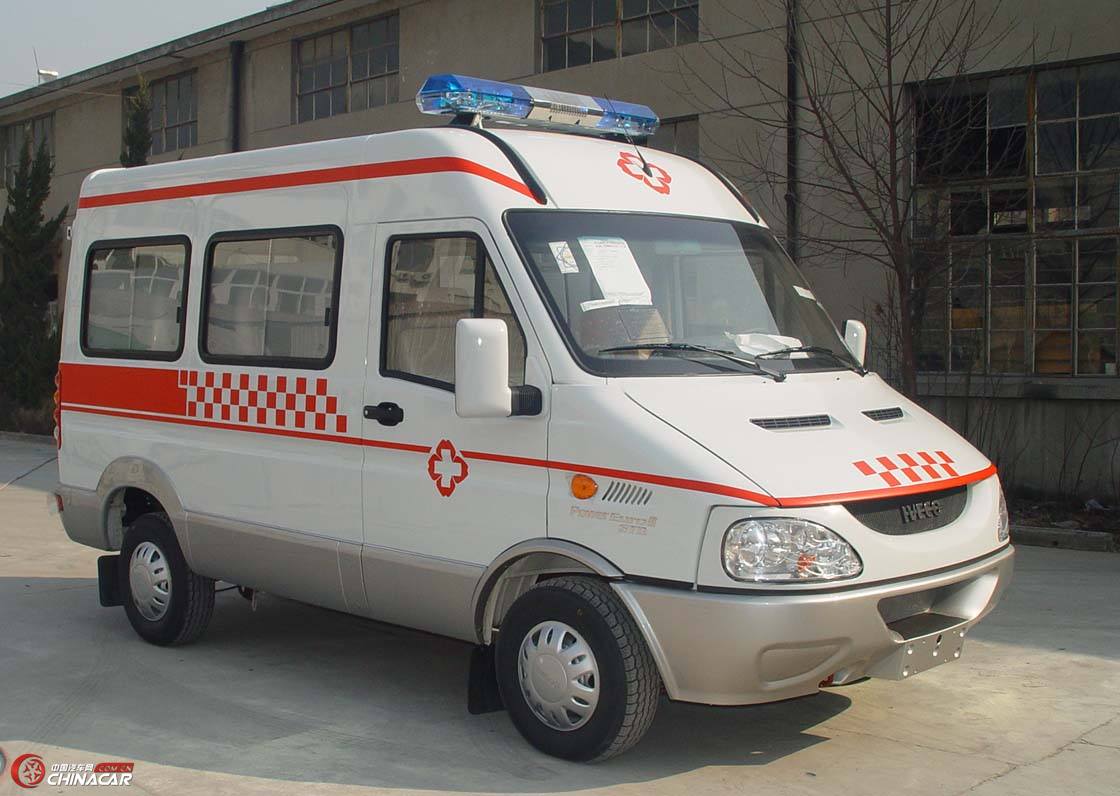 金陵牌JLY5044XJH3型救护车图片2
