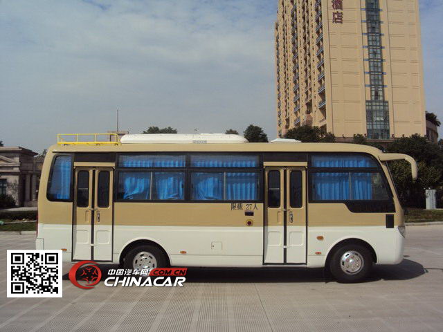 吉江牌NE6720NK51型客车图片2