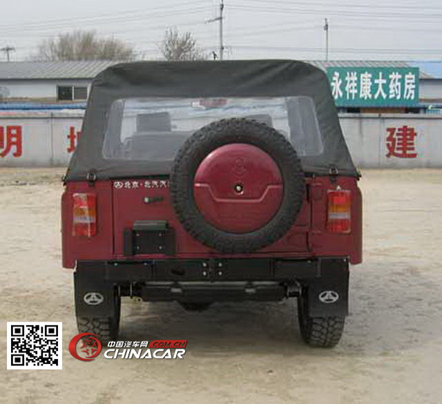 北京牌BJ2023CDB1型轻型越野汽车
