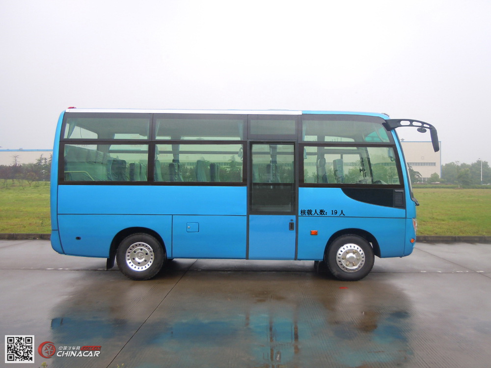 华新牌HM6600LFD4J型客车图片2