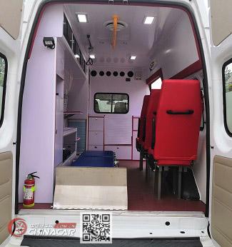 程力威牌CLW5043XJHCD6型救护车图片2