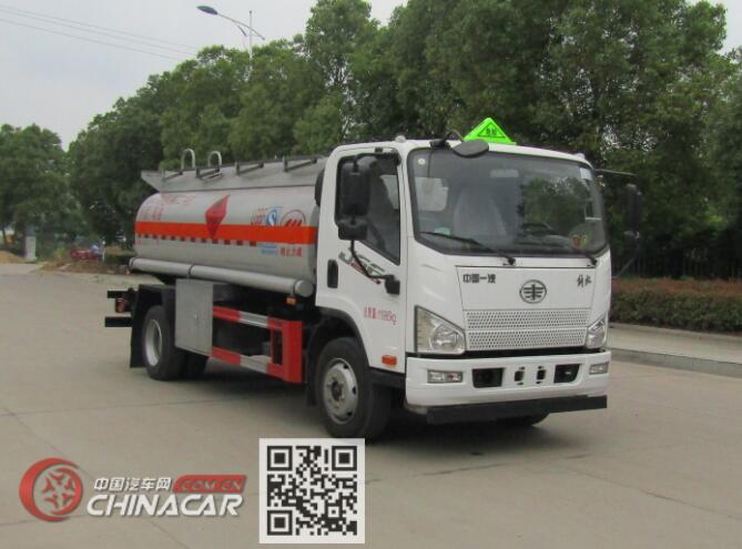 中汽力威牌HLW5120GYYC6型运油车图片1