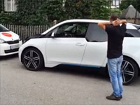 宝马BMW i3无人驾驶自动停车演示