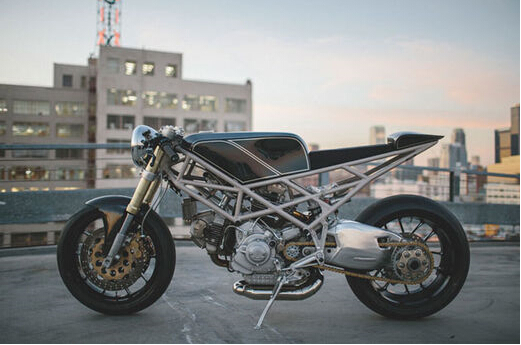 这是一辆脚手架 经典Ducati 900 II摩托车改装版