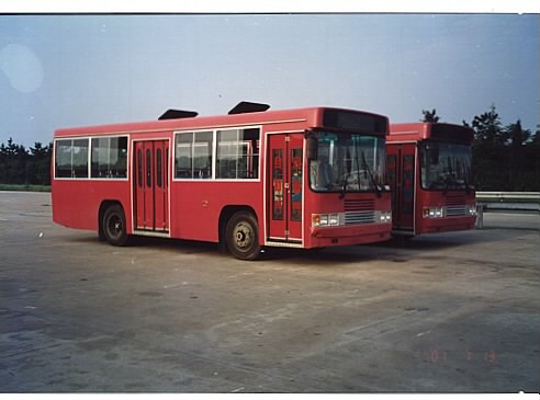 东风牌EQ6830P型城市客车图片