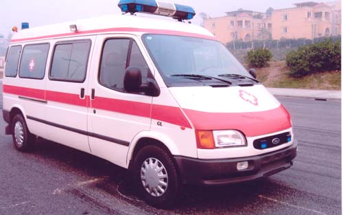 北地牌ND5030XJH-M型救护车图片