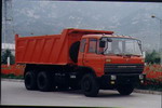 五岳牌TAZ3242型自卸汽车
