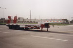 华骏12米30吨3轴低平板半挂车(ZCZ9400TD)