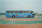 五洲龙牌FDG6123AW型豪华旅游卧铺客车图片2