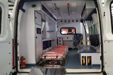 蓝港牌XLG5045XJHC6型救护车图片