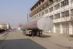 昌骅11.7米29吨3轴化工液体运输半挂车(HCH9400GHYE)