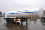 圣达因9.8米16.8吨低温液体运输半挂车(SDY9282GDY)