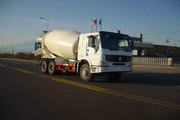龙锐牌QW5252GJB型混凝土搅拌运输车图片