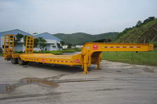 粤工11.6米10吨低平板半挂车(SGG9190TD)