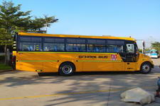 金龙牌XMQ6100ASD31型中小学生专用校车图片2