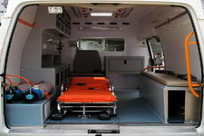 卡升牌ZZY5040XJH型救护车图片