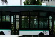 金旅牌XML6105JHEV28C型混合动力城市客车图片2