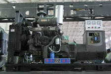京探牌BT5200TZJXYC-44型钻机车图片
