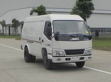 江铃牌JX5043XXYM2型厢式运输车图片
