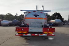 大力牌DLQ5251GFWC4型腐蚀性物品罐式运输车图片