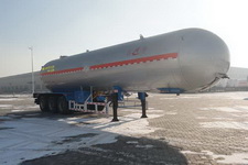 昌骅12.5米26吨液化气体运输半挂车(HCH9402GYQB)