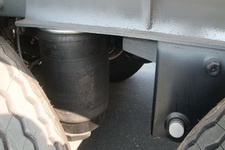 海福龙牌PC9403GRYD型易燃液体罐式运输半挂车图片
