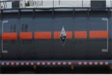 中汽力威牌HLW5180GFW5EQ型腐蚀性物品罐式运输车图片